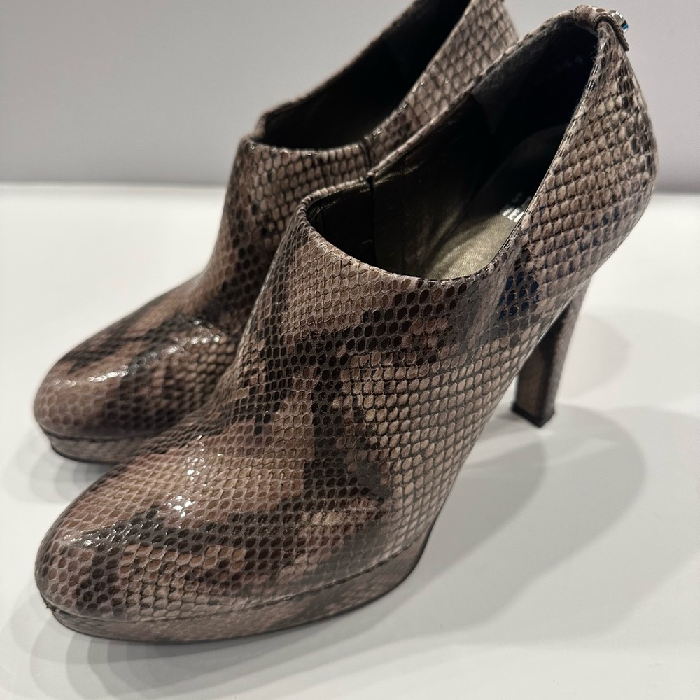Stuart Weitzman Taupe Snakeskin Platform Heels